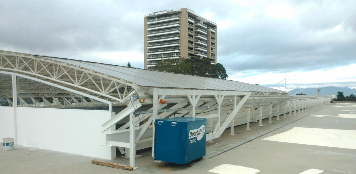 Operador electromecánico para techos retráctiles corredizos, para uso intensivo/industrial.