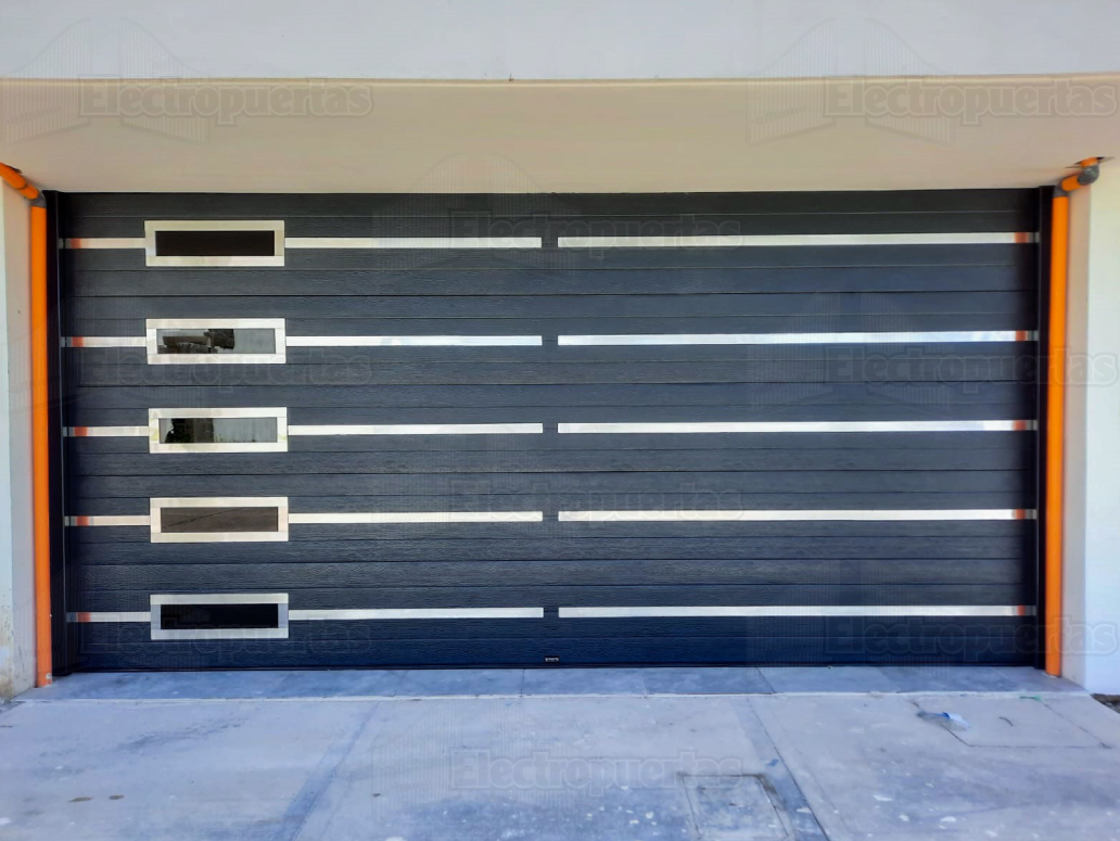 Somos expertos en fabricación, instalación y automatización de todo tipo de portones  americanos, eléctricos o automáticos (levadizos, corredizos, abatibles y basculantes). Instalamos en todo Guatemala, El Salvados, Costa Rica y  Honduras, cotiza con los expertos, trabajamos con las mejores marcas.