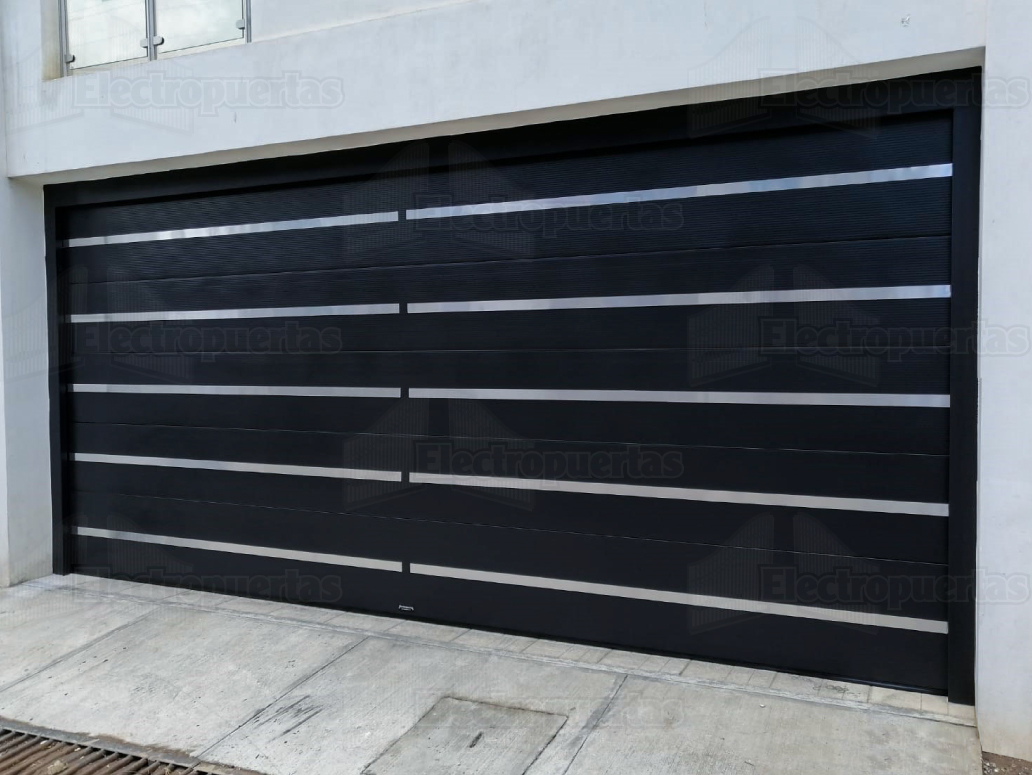 Somos expertos en fabricación, instalación y automatización de todo tipo de portones  americanos, eléctricos o automáticos (levadizos, corredizos, abatibles y basculantes). Instalamos en todo Guatemala, El Salvados, Costa Rica y  Honduras, cotiza con los expertos, trabajamos con las mejores marcas.