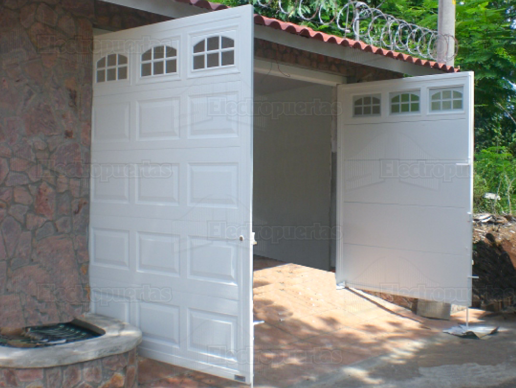 Somos expertos en fabricación, instalación y automatización de todo tipo de portones  americanos, eléctricos o automáticos (levadizos, corredizos, abatibles y basculantes). Instalamos en todo Guatemala, El Salvados, Costa Rica y  Honduras, cotiza con los expertos, trabajamos con las mejores marcas.